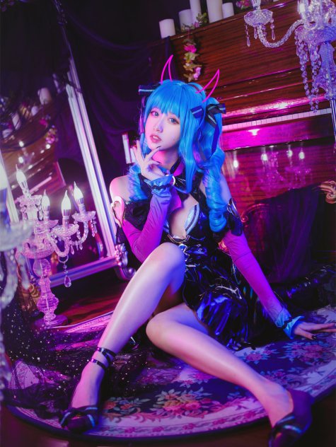 木绵绵OwO - Miku小恶魔 [19P]